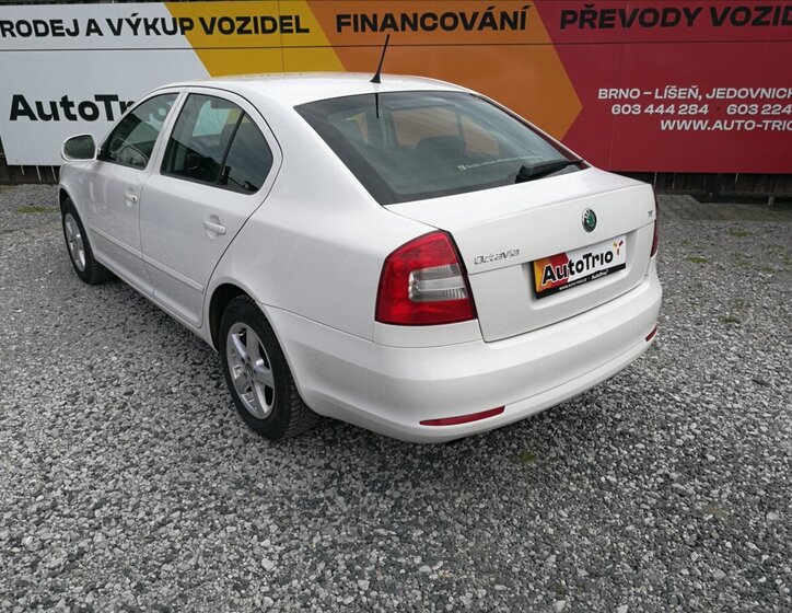 Škoda Octavia Sedan / Limuzína 1,6 l 77 kw