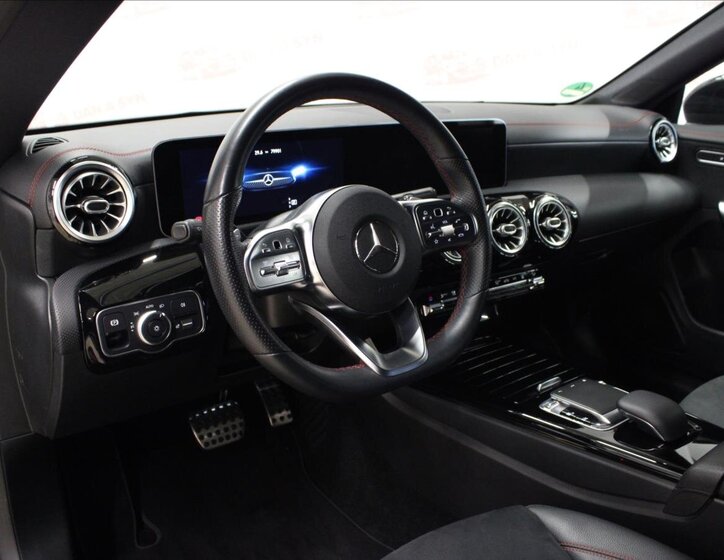 Mercedes-Benz CLA Kombi 2,0 l 140 kw