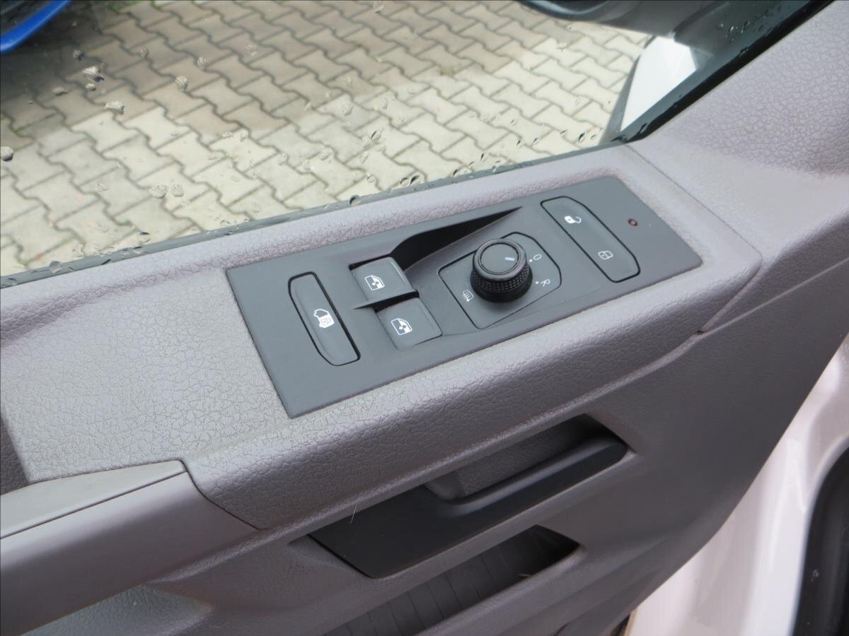 Volkswagen Transporter Skříň 2,0 l 66 kw