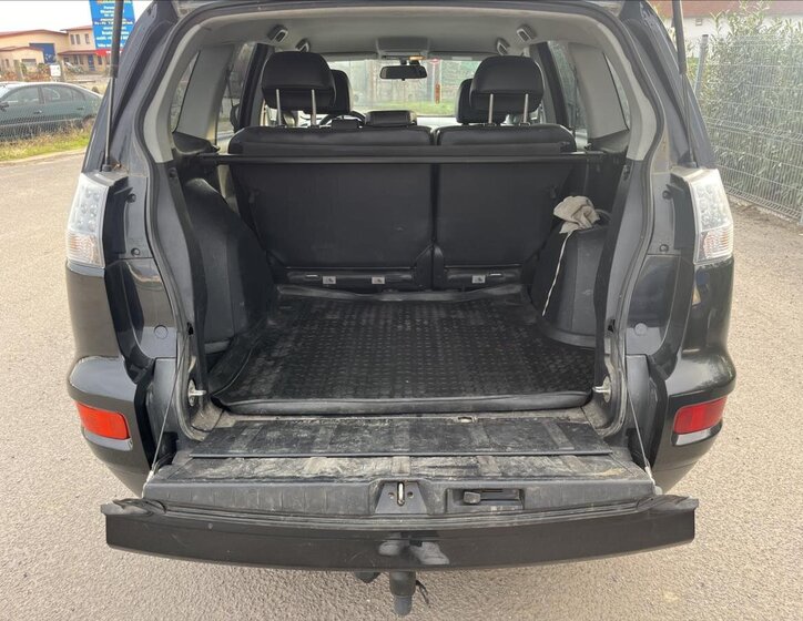 Mitsubishi Outlander SUV / Terénní 2,3 l 130 kw