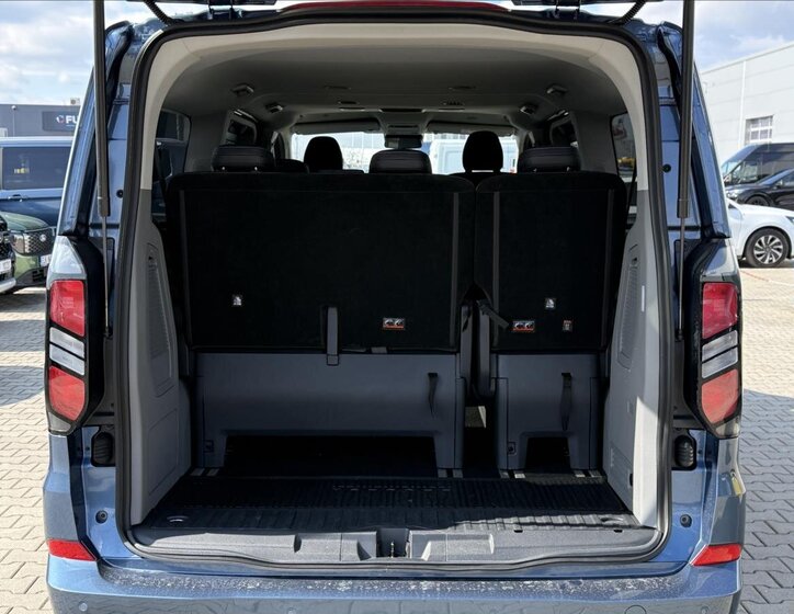 Ford Tourneo Custom MPV 2,0 l 125 kw