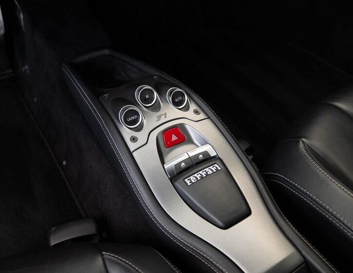 Ferrari 458 Kupé 4,5 l 416 kw