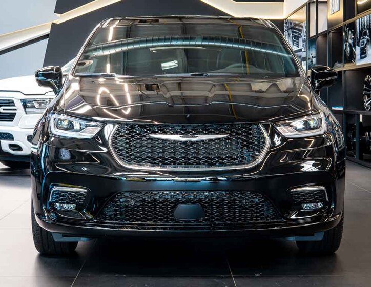 Chrysler Pacifica 11