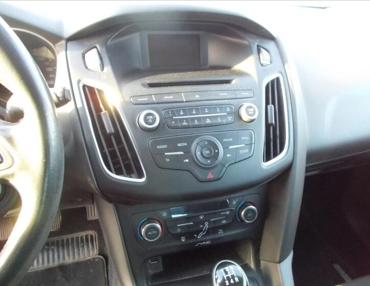 Ford Focus Hatchback 999,0 74 kw