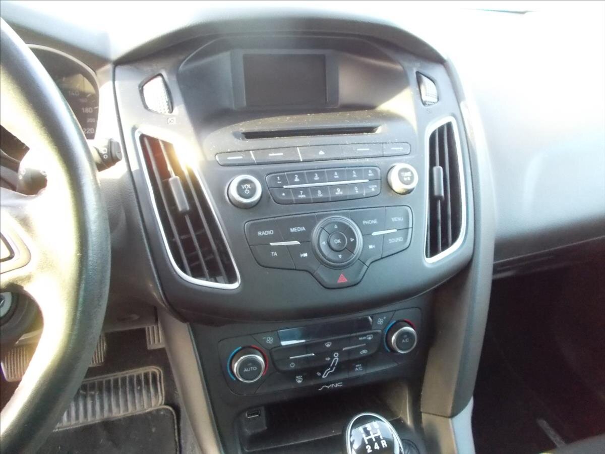 Ford Focus Hatchback 999,0 74 kw