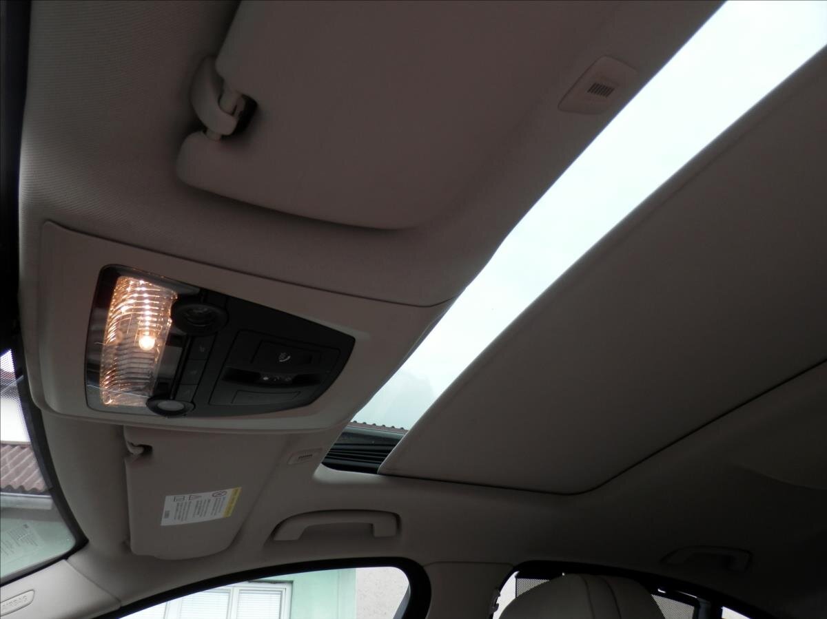 BMW Řada 5 Sedan 3,0 l 230 kw