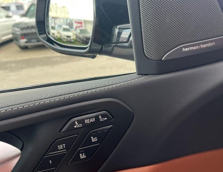 BMW X7 SUV / Terénní 3,0 l 250 kw