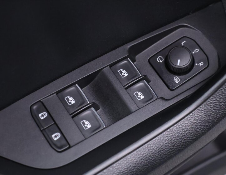 Škoda Karoq SUV / Terénní 2,0 l 110 kw