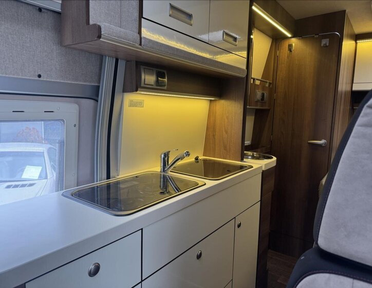 Peugeot Ostatní Ostatní 3,0 l 130 kw