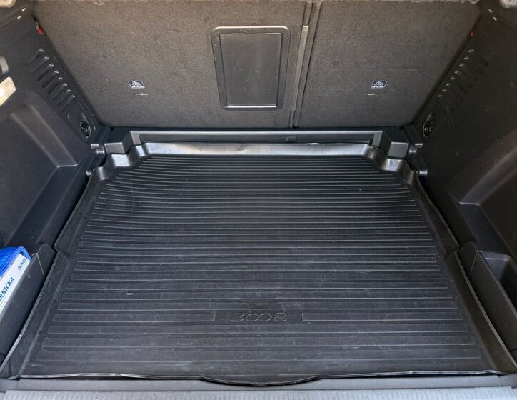 Peugeot 3008 SUV / Terénní 1,2 l 96 kw