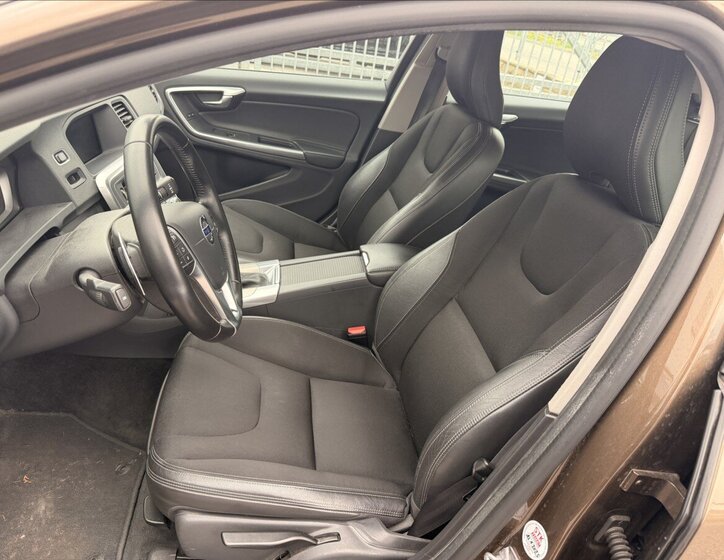 Volvo V60 Kombi 2,0 l 180 kw