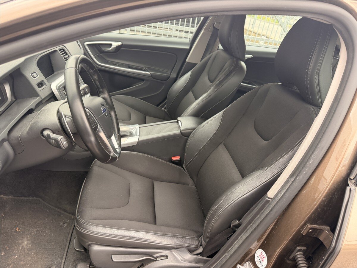 Volvo V60 Kombi 2,0 l 180 kw