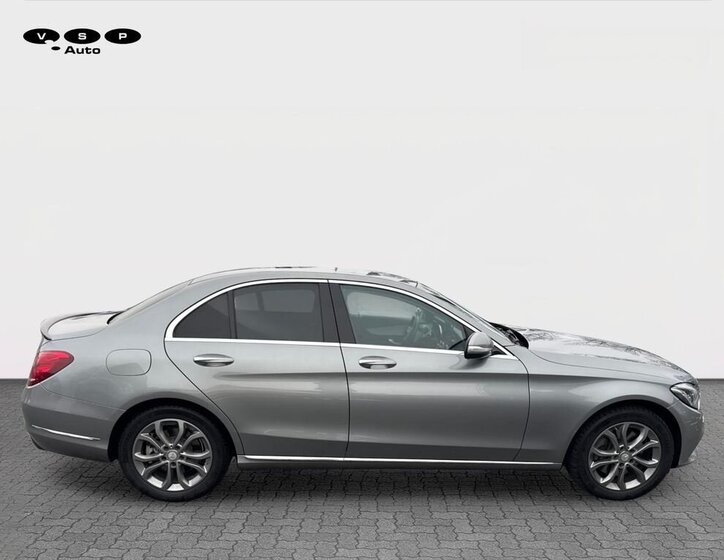 Mercedes-Benz Třídy C Sedan 2,1 l 150 kw