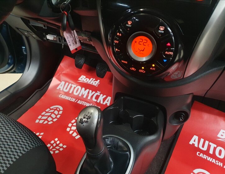 Nissan Micra Hatchback 1,2 l 59 kw