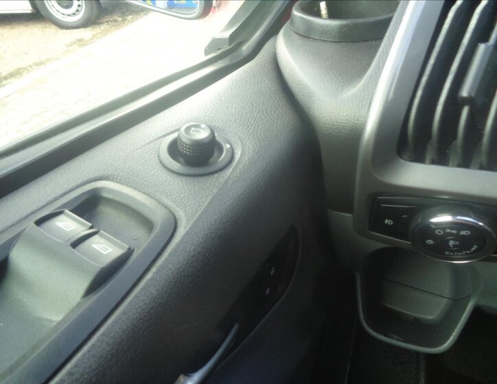 Ford Transit Custom Ostatní 2,0 l 77 kw