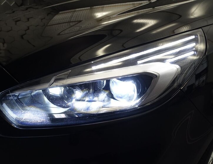 Ford S-MAX MPV 2,5 l 140 kw