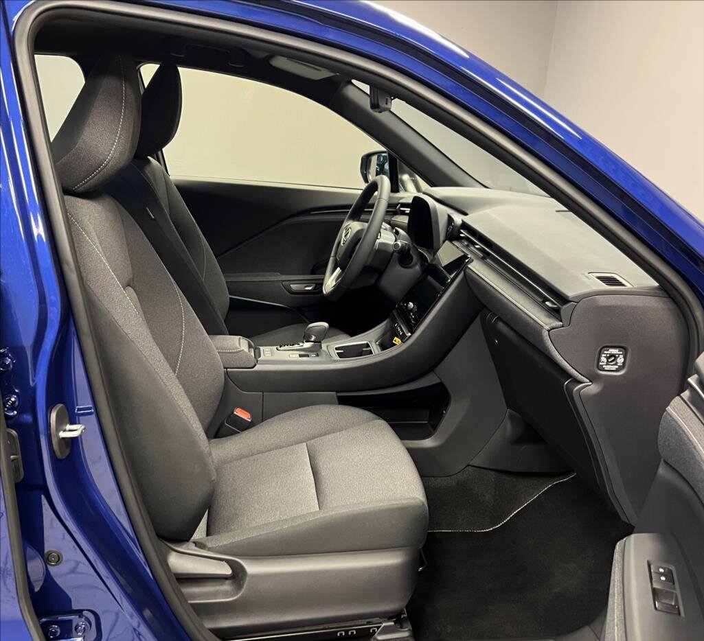 Lexus LBX SUV / Terénní 1,5 l 100 kw