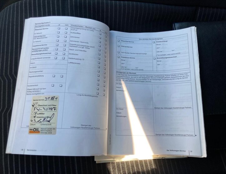 Volkswagen Caravelle 38