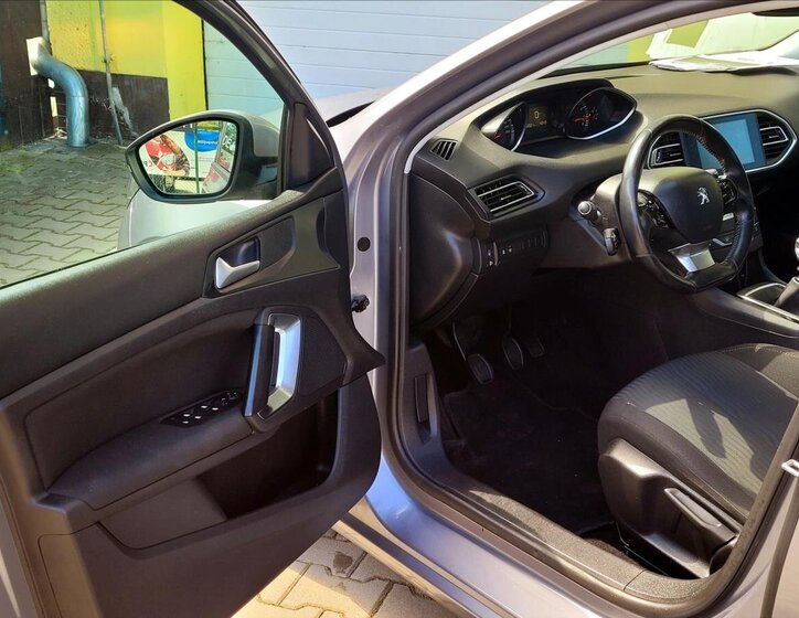 Peugeot 308 Kombi 1,2 l 96 kw