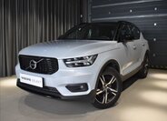 Volvo XC40 SUV / Terénní 2,0 l 145 kw