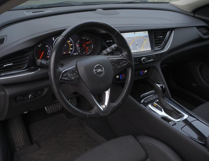 Opel Insignia Kombi 2,0 l 154 kw