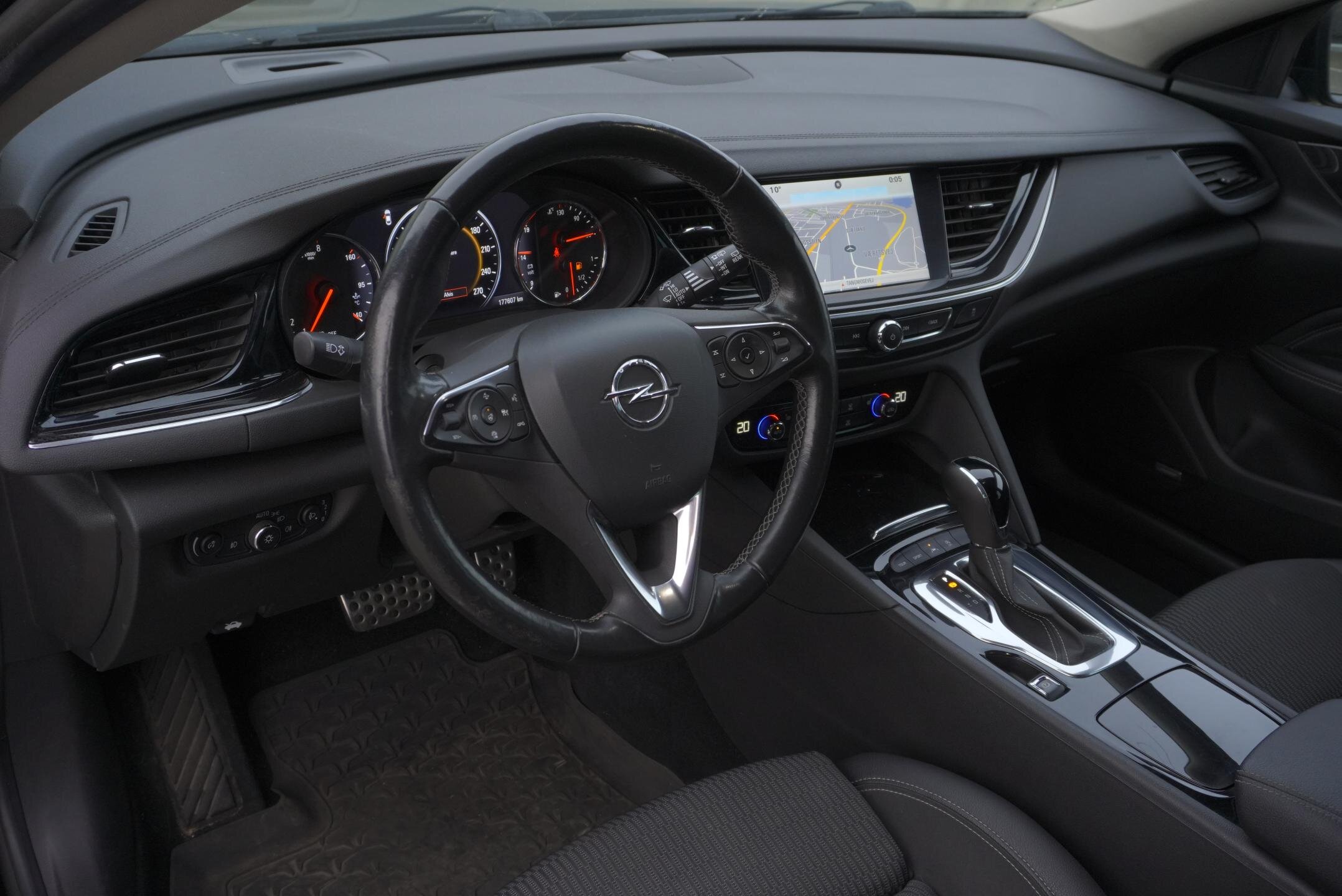 Opel Insignia Kombi 2,0 l 154 kw