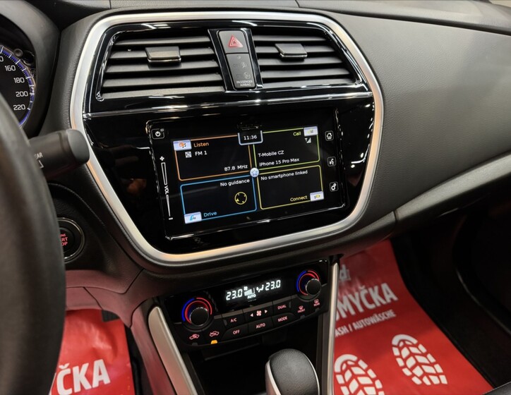 Suzuki SX4 S-Cross 23