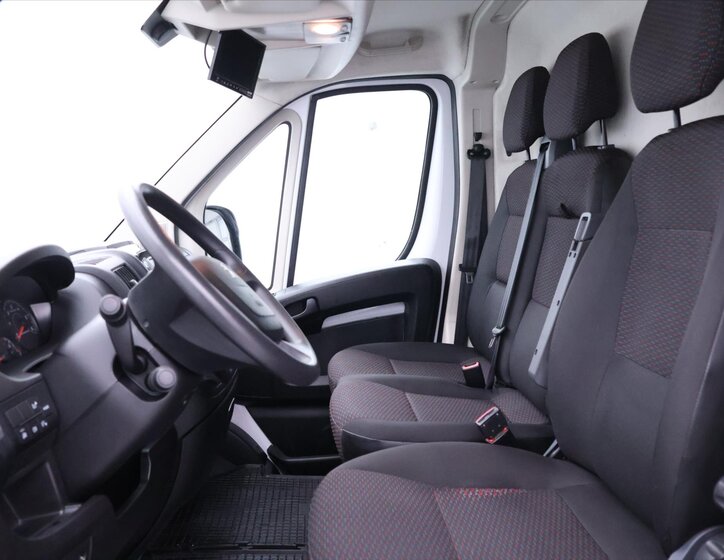 Peugeot Boxer Skříň 2,2 l 121 kw