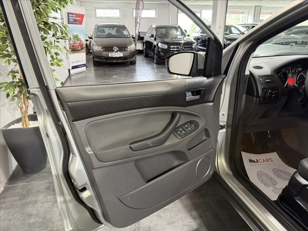 Ford Kuga SUV / Terénní 2,0 l 100 kw