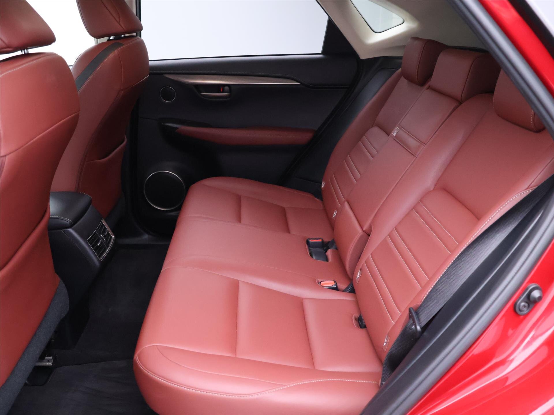 Lexus NX 300h SUV 2,5 l 114 kw