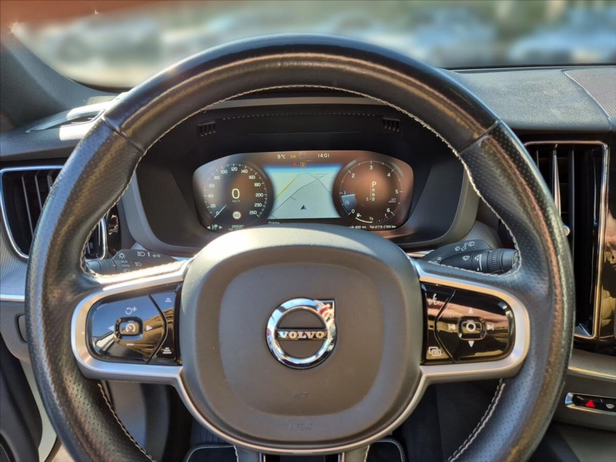 Volvo XC60 SUV / Terénní 2,0 l 140 kw