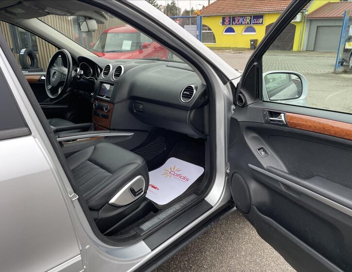 Mercedes-Benz Třídy M SUV 3,5 l 200 kw