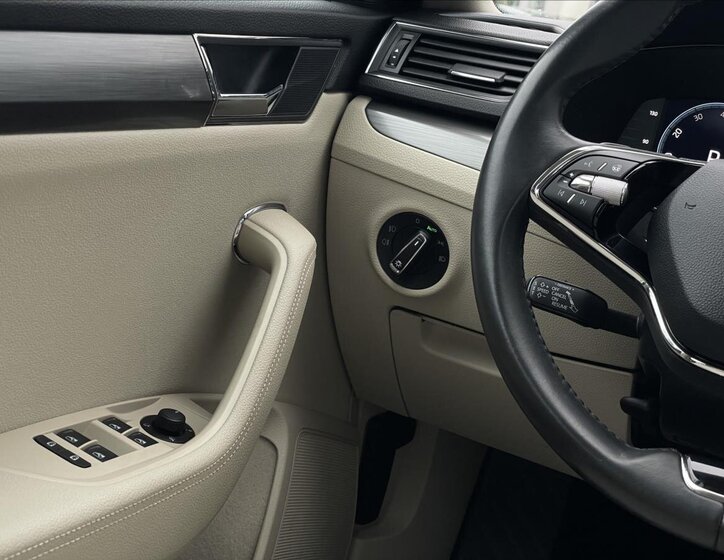 Škoda Superb Liftback 1,5 l 110 kw