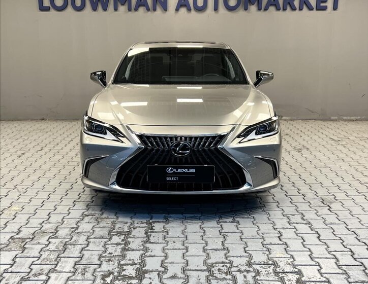 Lexus ES 300h Sedan 2,5 l 160 kw