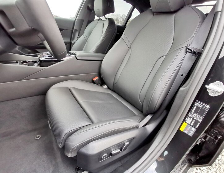 BMW i5 Sedan 0,0 290 kw