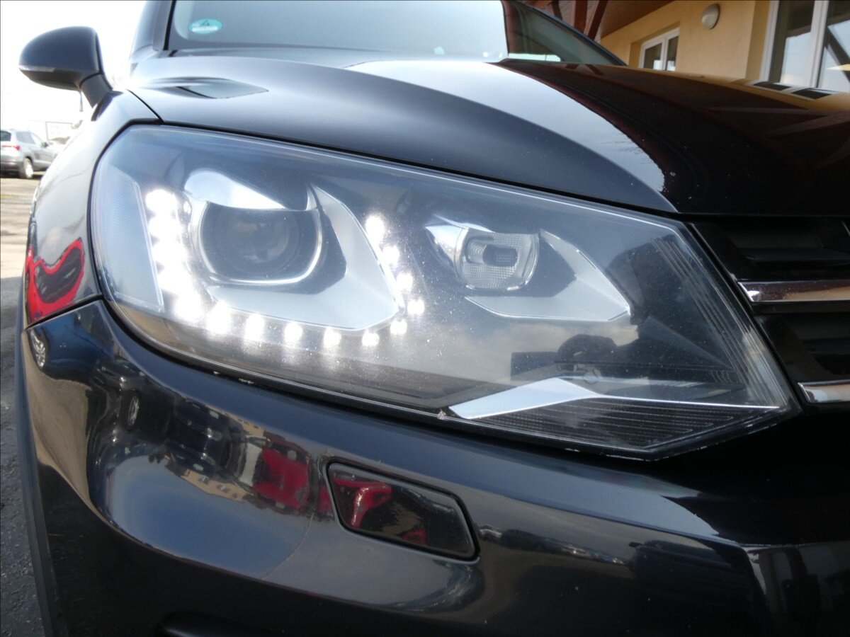 Volkswagen Touareg SUV / Terénní 3,0 l 180 kw