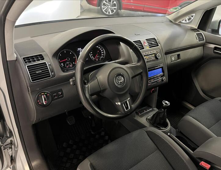 Volkswagen Touran 6