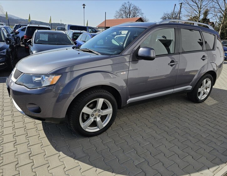Mitsubishi Outlander SUV / Terénní 2,2 l 115 kw
