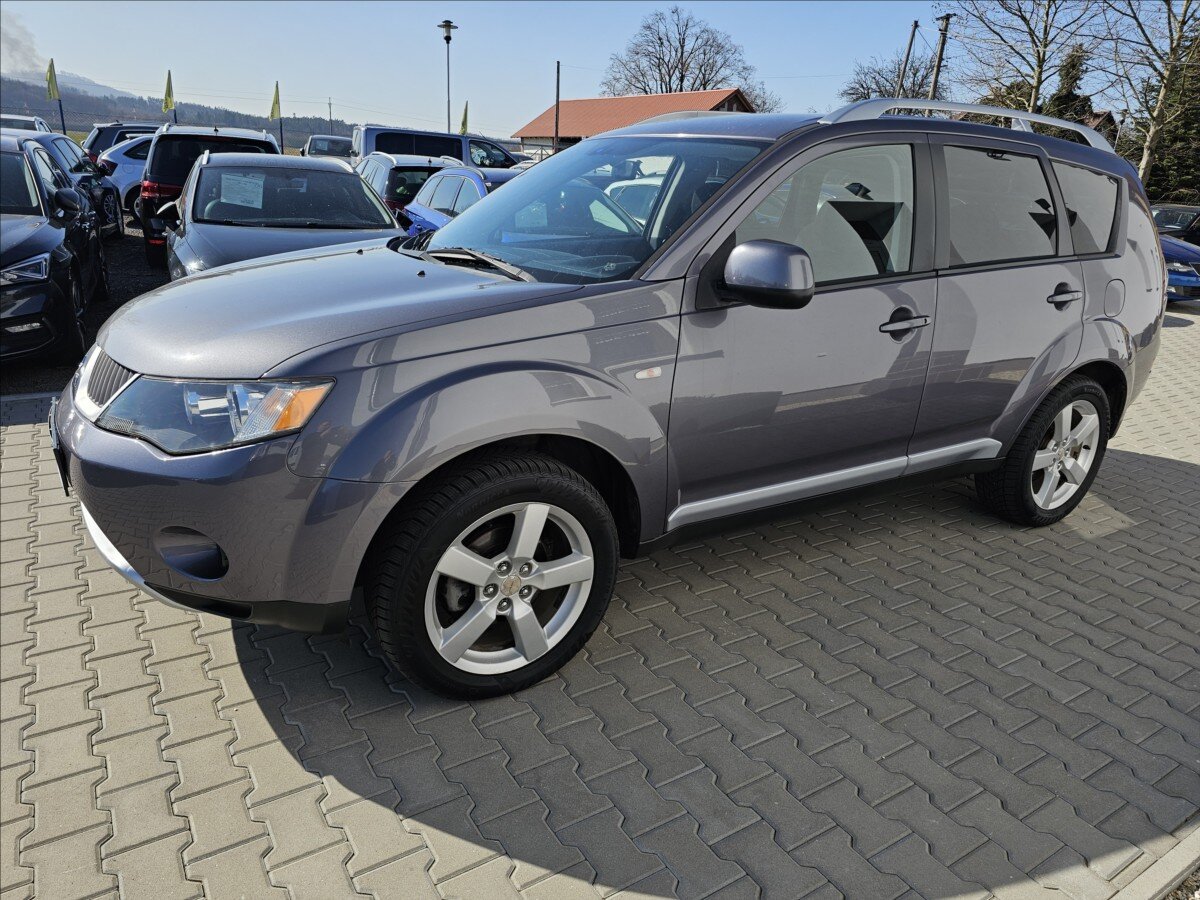 Mitsubishi Outlander SUV / Terénní 2,2 l 115 kw
