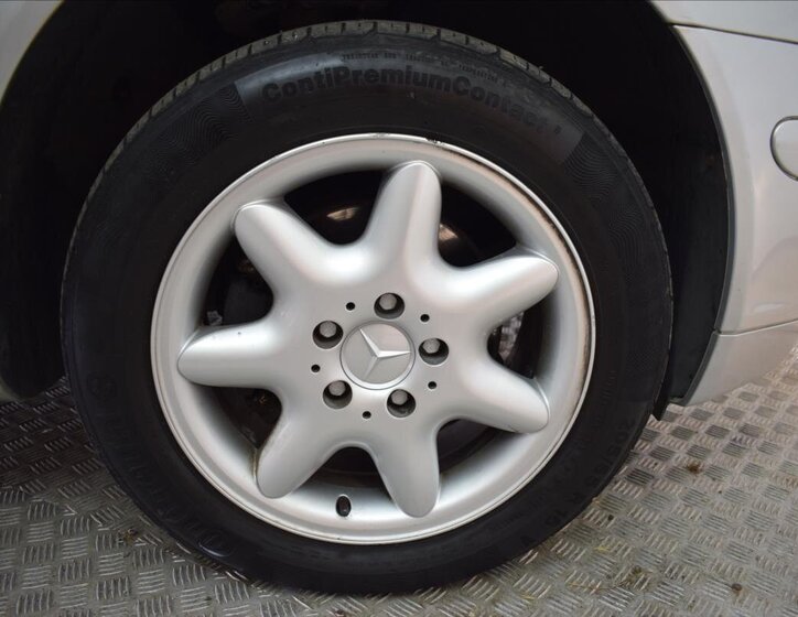 Mercedes-Benz Třídy C Kombi 1,8 l 105 kw