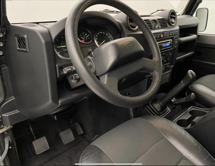 Land Rover Defender Ostatní 2,2 l 90 kw