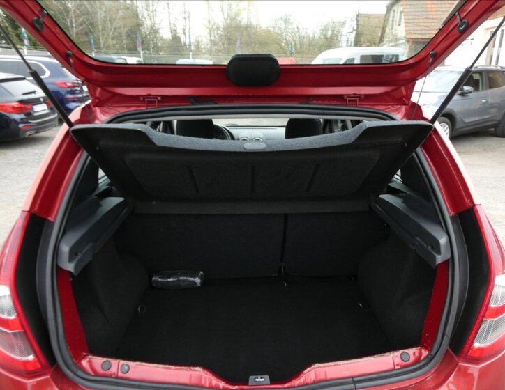 Dacia Sandero Hatchback 1,6 l 64 kw