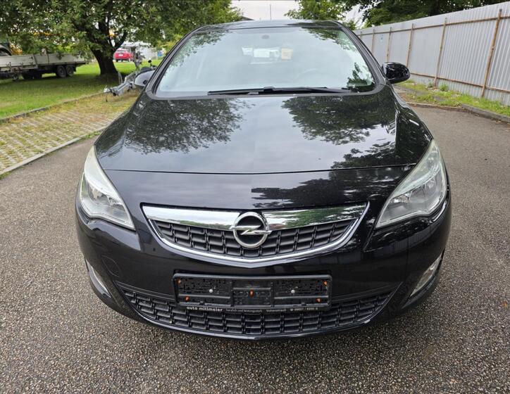 Opel Astra 2