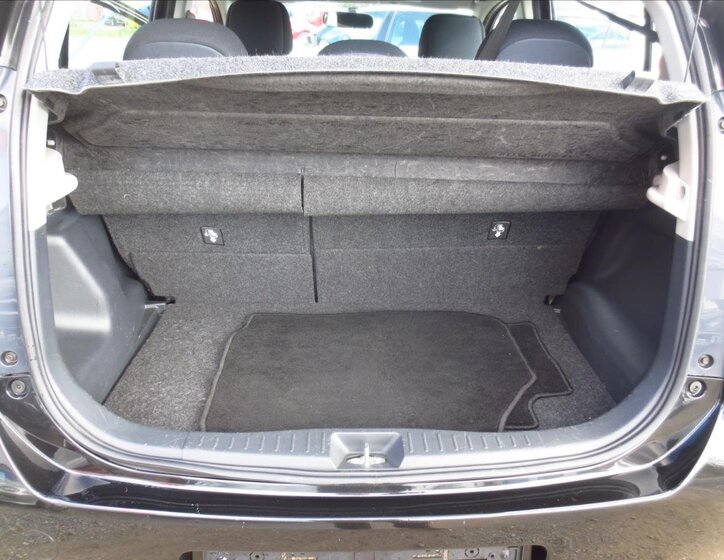 Subaru Justy Hatchback 998,0 51 kw