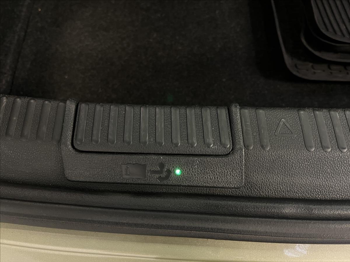 Škoda Superb Liftback 2,0 l 140 kw