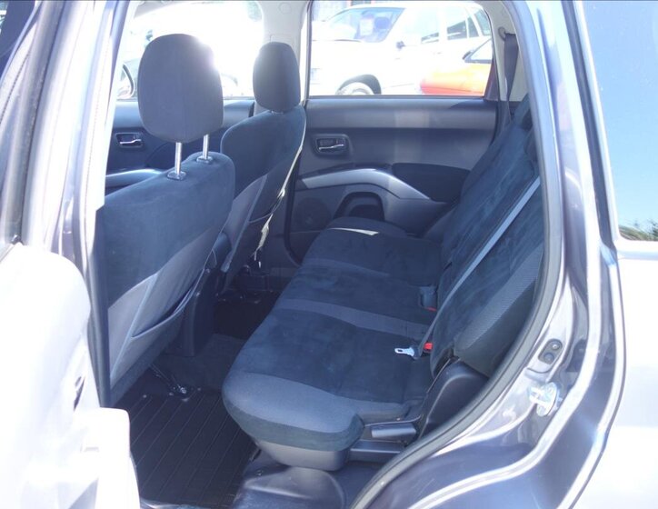 Mitsubishi Outlander SUV 2,0 l 103 kw