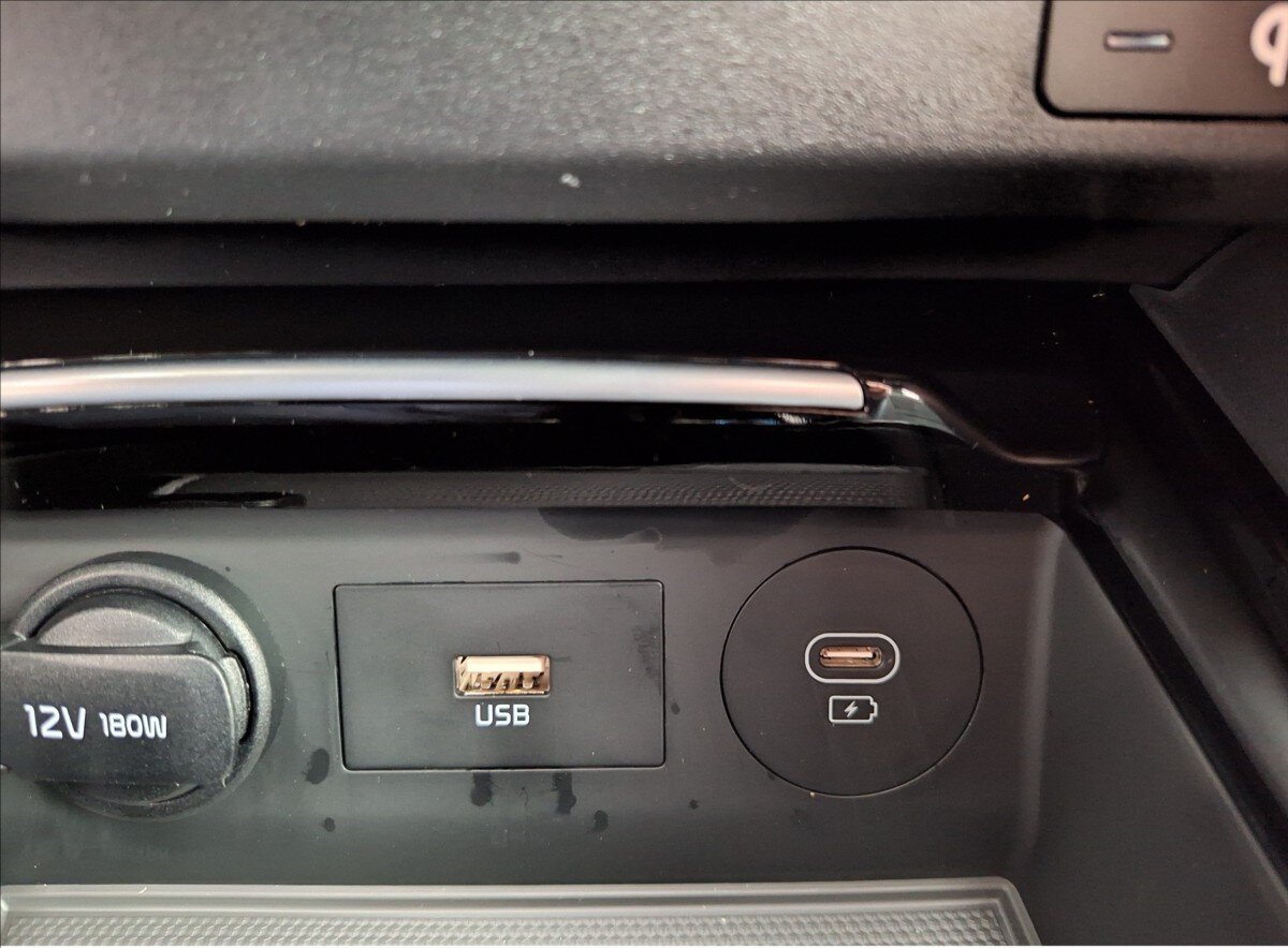 KIA XCeed SUV / Terénní 1,6 l 110 kw