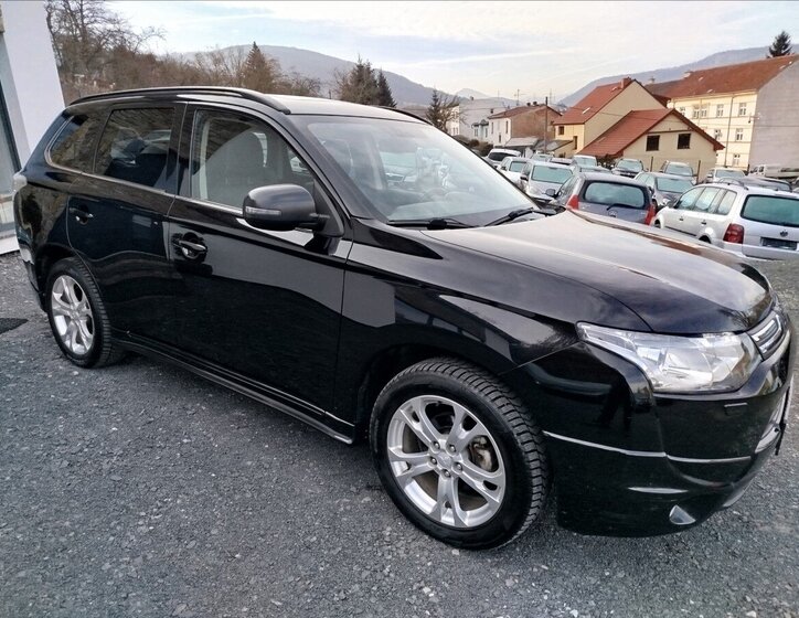 Mitsubishi Outlander SUV 2,3 l 110 kw