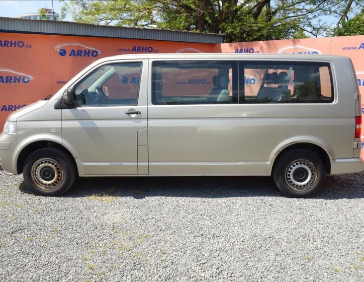 Volkswagen Transporter Kombi 2,5 l 96 kw