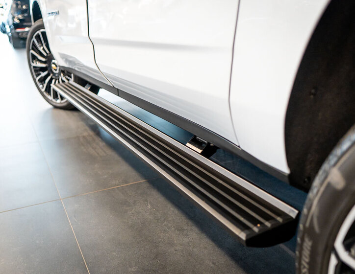 Chevrolet Suburban SUV 6,2 l 313 kw